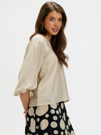 Beżowa bluzka z rękawem 3/4 