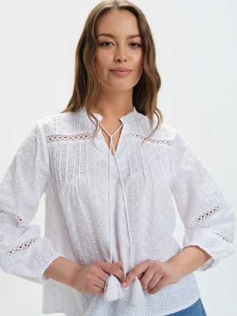 Bluzka z ażurowym haftem