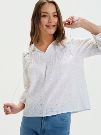 Bluzka z ażurowym haftem