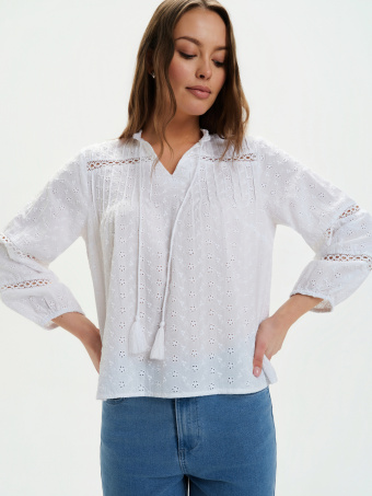 Bluzka z ażurowym haftem