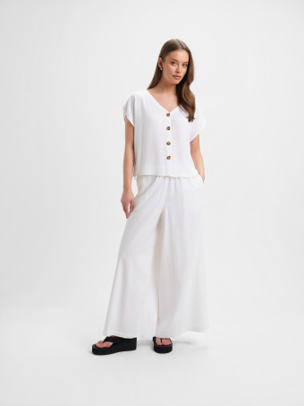 Zwiewna biała bluzka