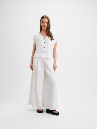 Zwiewna biała bluzka