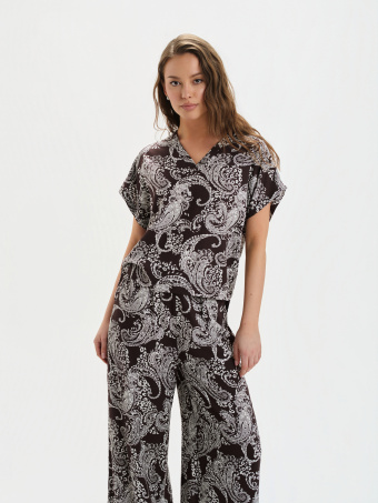 Brązowa bluzka z nadrukiem 