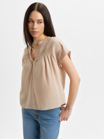 Beżowa bluzka z dekoltem v-neck 