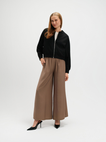 Czarna bluza zapinana na zamek 