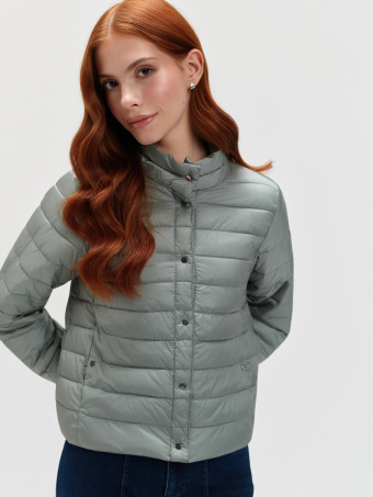 Jasnozielona kurtka z pikowaniem 