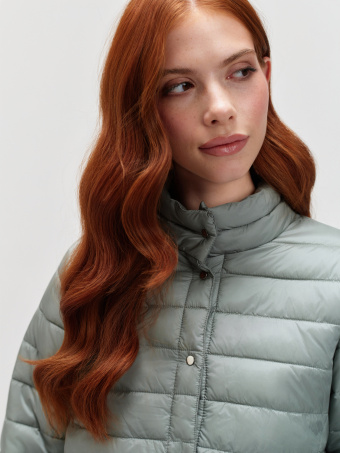 Jasnozielona kurtka z pikowaniem 