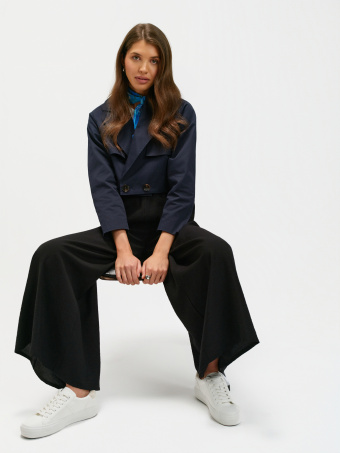 Krótki granatowy trencz 