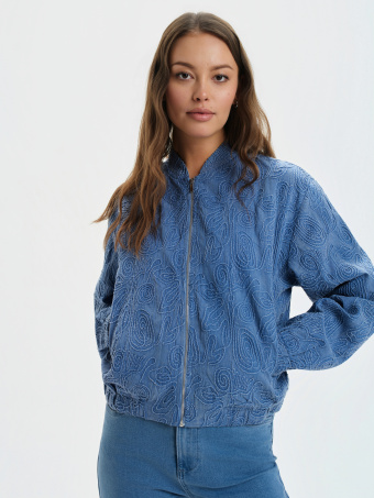 Jeansowa kurtka z nadrukiem 