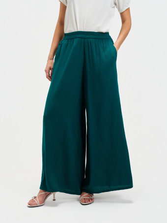 Turkusowe spodnie z szerokimi nogawkami 