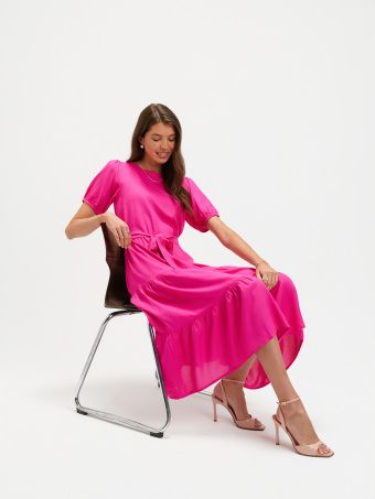 Casualowa sukienka z wiązaniem w talii 