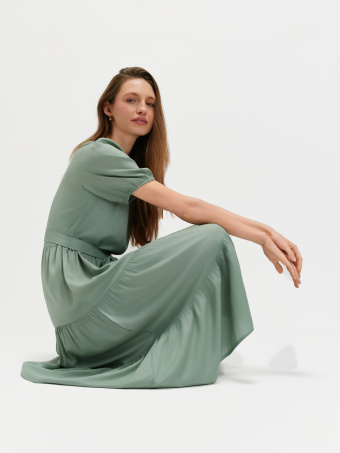 Casualowa sukienka z wiązaniem w talii 