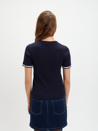 Granatowy sweter ze splotem 