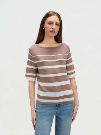 Beżowy sweter w paski 