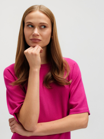 Różowy sweter z rękawami typu nietoperz 