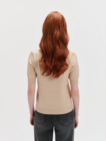 Beżowy dopasowany sweter krótki rękaw 