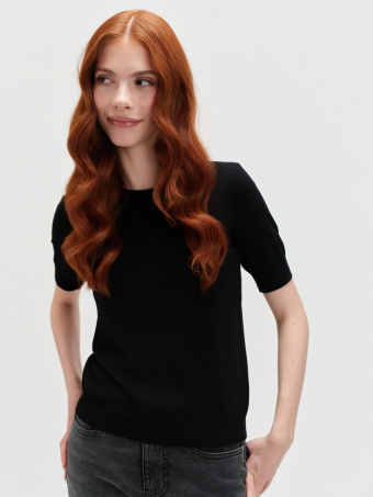 Dopasowany sweter krótki rękaw 