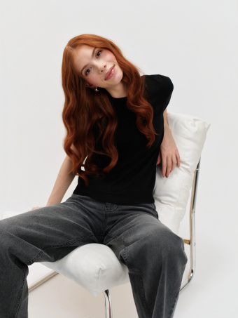 Dopasowany sweter krótki rękaw 