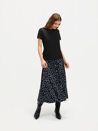 Prążkowany czarny t-shirt 