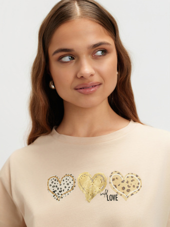 Beżowy top z grafiką 