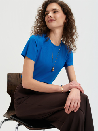 Niebieski top w prążki 