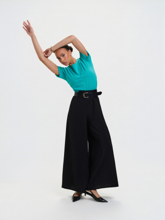 Turkusowy top w prążek 