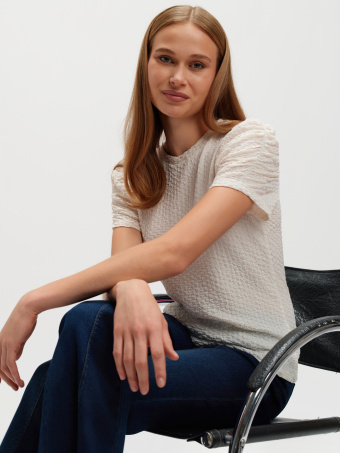 Top z fakturą z marszczonym rękawem 