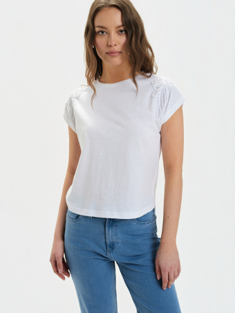 Biały top z haftem 