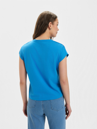 Niebieski top z haftem 