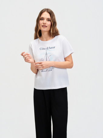 Top z efektownym nadrukiem 