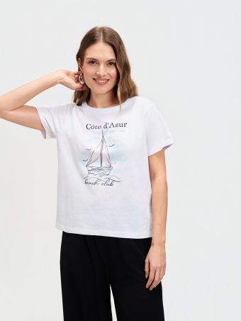 Top z efektownym nadrukiem 