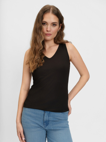 Czarny top na ramiączkach z dekoltem v-neck