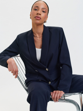 Granatowy dwurzędowy żakiet 