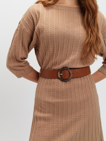 Beżowa sukienka z prążkowanej dzianiny BLOKADA 