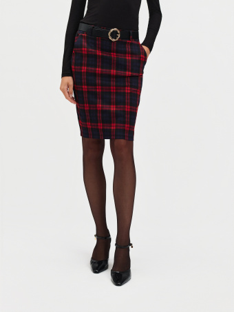 Ołówkowa spódnica w kratę z paskiem 