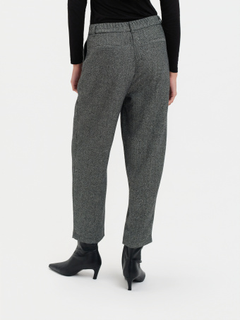 Spodnie typu cygaretki w jodełkę