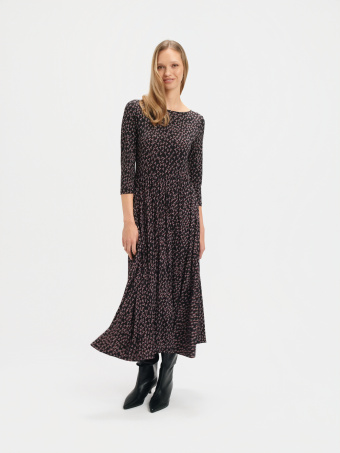 Zwiewna sukienka z plisowanym dołem 