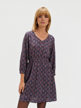 Zwiewna krótka sukienka z printem etno 