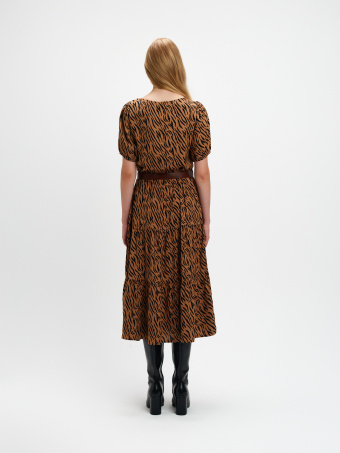 Sukienka w zwierzęcy wzór 
