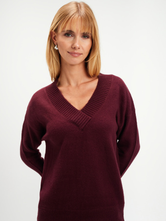 Sweter z dekoltem v-neck burgund 