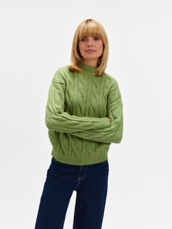 Oliwkowy sweter z warkoczowym splotem  Oliwkowy sweter z warkoczowym splotem