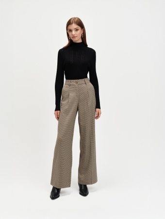 Golf z ażurową fakturą 