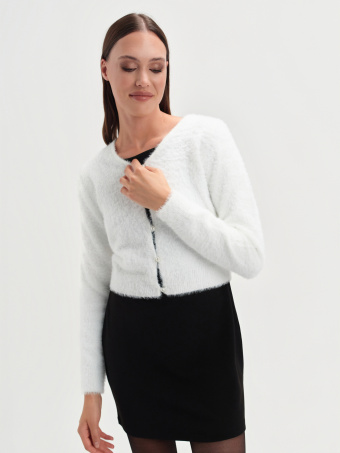 Biały kardigan z ozdobnymi guzikami 