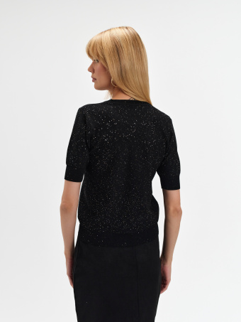 Czarny sweter z błyszczącą nitką 