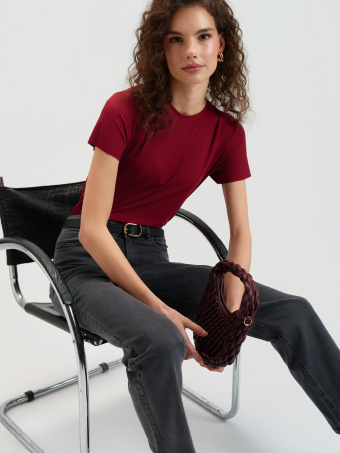 Top w odcieniu bordo 