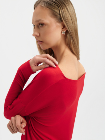 Czerwona bluzka z marszczeniem 