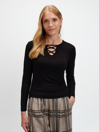 Czarna bluzka z wiązaniem przy dekolcie 