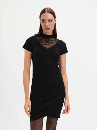 Czarny top z koronką 