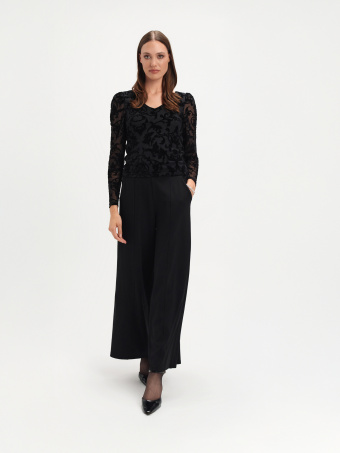 Koronkowy top z długim rękawem 