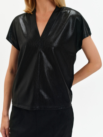 Błyszczący czarny top 